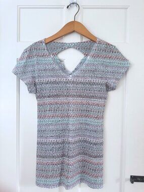 Earth Yoga Organic Cotton Keyhole Back Yoga Top Gray Print Medium